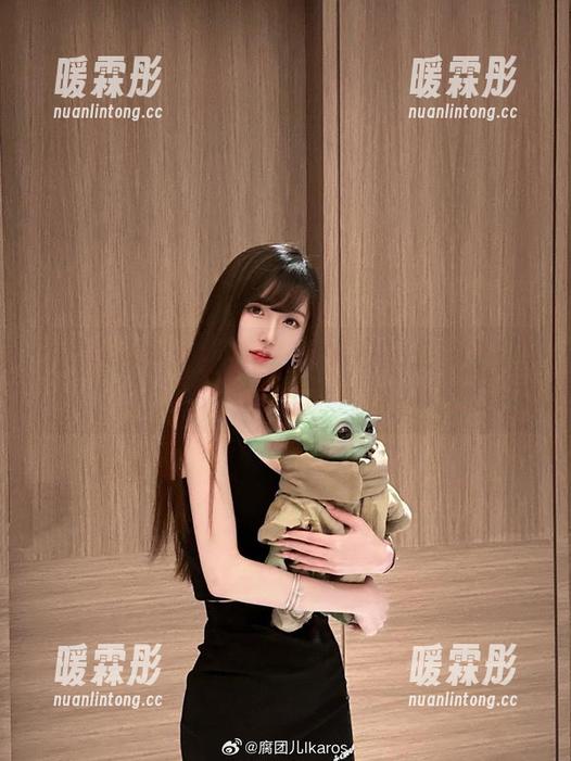 腐团儿Ikaros的壁纸新玩法：玉藻前小玉的逗趣人生