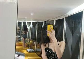 微密圈 - 无圣光？别担心，葛征的瑜伽图集会让你思考人生