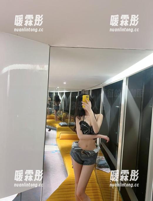 微密圈 - 无圣光？别担心，葛征的瑜伽图集会让你思考人生