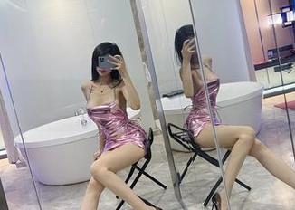 微密圈 - 葛征在线—大红皮衣，浪起来不怕凉！