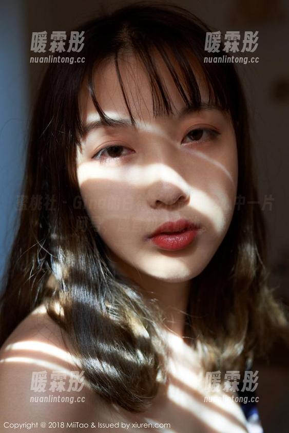 蜜桃社 - Gina的白衬衫作品集：心中一片问号，感官却在颤动。