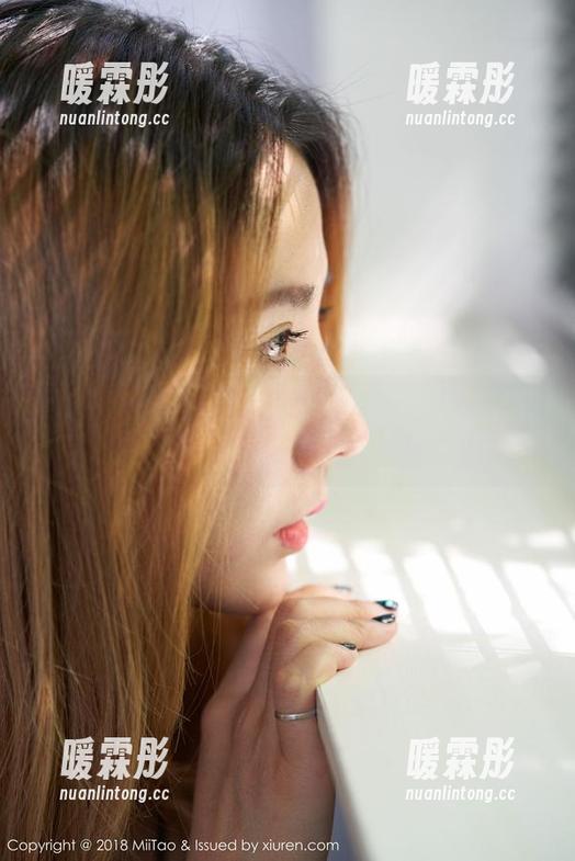 蜜桃社-Rola 蜜桃社 - 小心,Rola女孩的写真图集可能会让你多看几眼。
