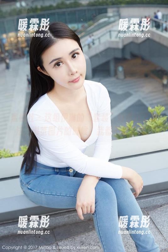 蜜桃社 - 这组伊琳的“套装”好像打了魔法，浏览图片的时候，我都不敢下载。
