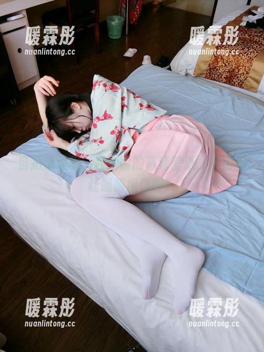 西尔酱 自拍新境界:西尔酱的高清壁纸,记得别让眼睛出门啊!