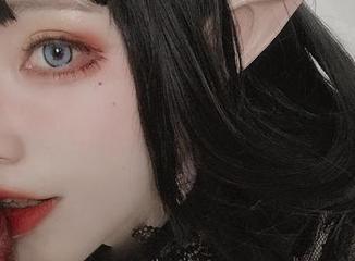 油亮？起起子vvvv这次果然是“油滋滋”的写真合集，猜我看了几眼？