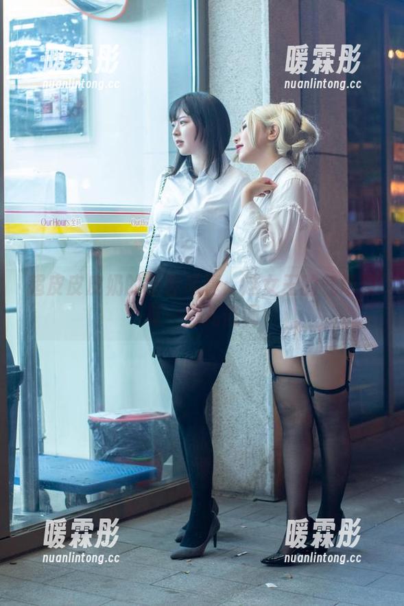 超皮皮皮奶的全套写真：这女王的气场没有一点儿低调