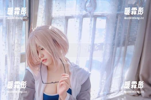 阿半今天很开心出击：每一帧高清写真都藏着厨娘的灵魂