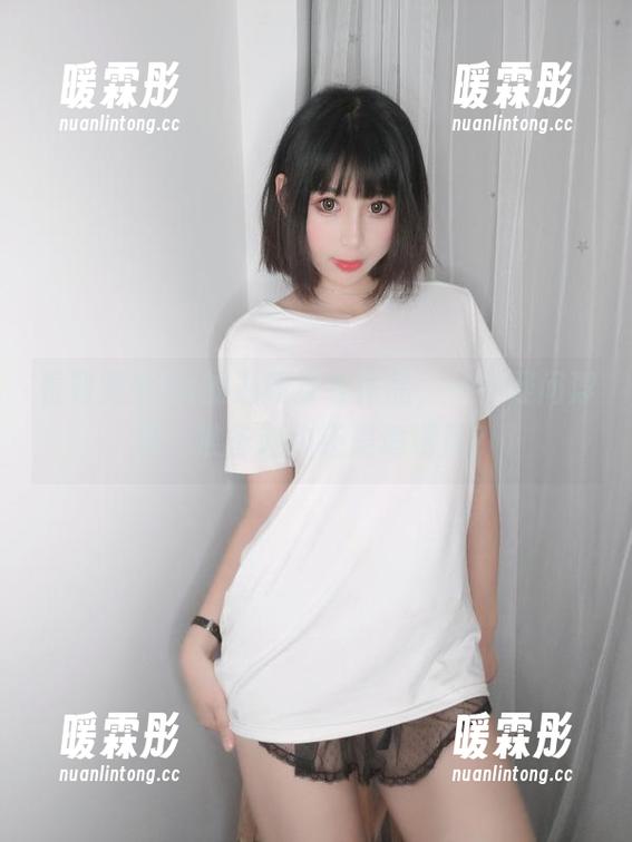 看到雯粥粥i的最新皮衣作品，一个疑问浮现，准备赴约还是追逐风？