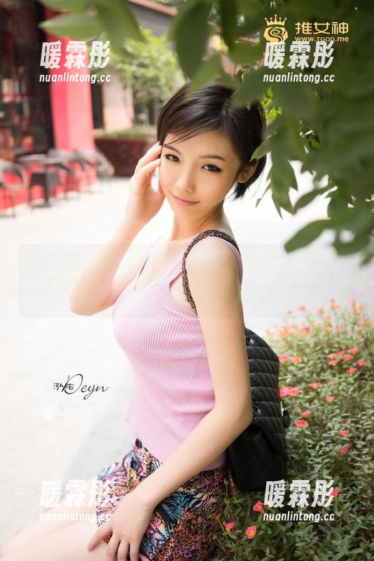 青豆客 - Abby王乔恩的少女作品集：一瞬不瞬，呃...停下来的只是我的眼睛！
