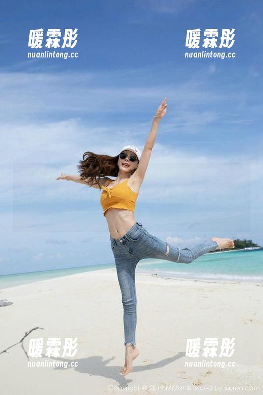 魅妍社-妤薇Vivian 魅妍社 - 妤薇Vivian体操服写真集:你以为我在练体操?其实我只是抱着零食在旁边看