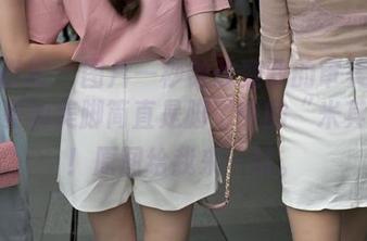 魔镜街拍 - 图片一秒钟改变我的审美标准，曼曼的美脚简直是脚丫中的“米其林”！原图给我来一打。